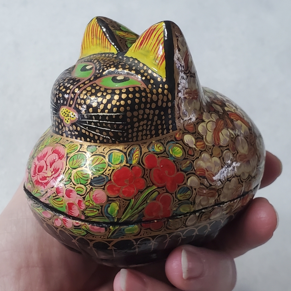 Vintage Kashmiri Papier Mache Hand Painted Cat Trinket Box Collectible Decor